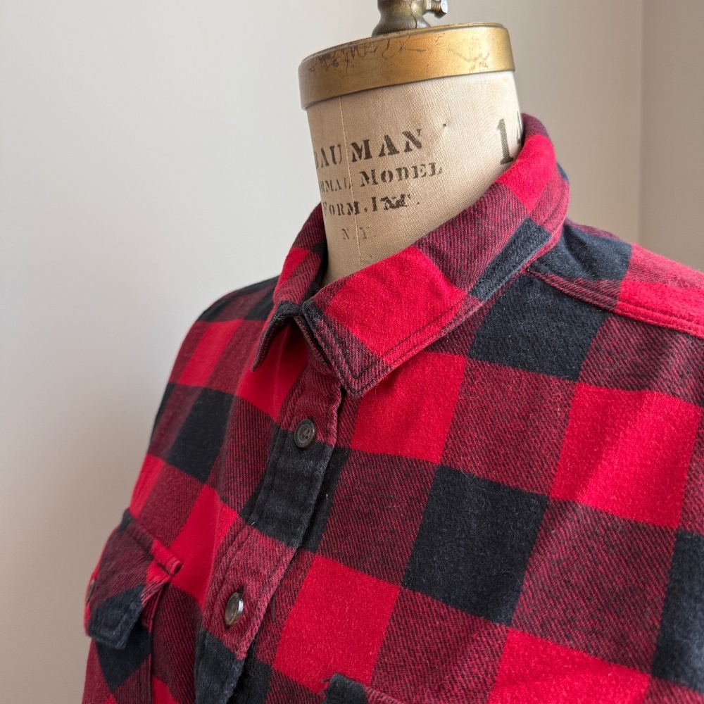 Roots ~ Red Flannel Plaid Button Down Shirt ~Size L